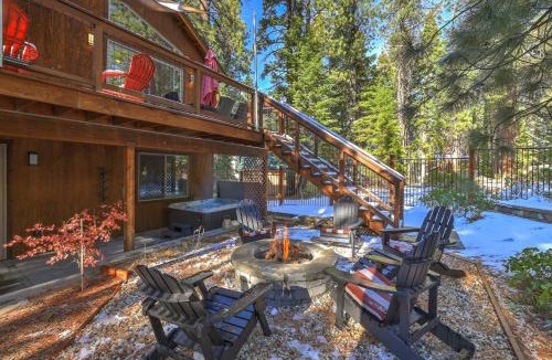 Country Club Estates House | Lux Cabin Hot Tub Fire Pit
