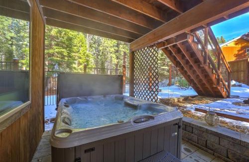 Country Club Estates House | Lux Cabin Hot Tub Fire Pit