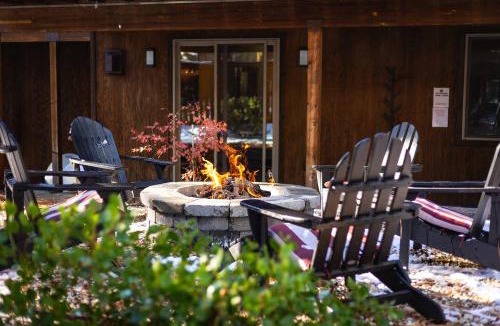 Country Club Estates House | Lux Cabin Hot Tub Fire Pit