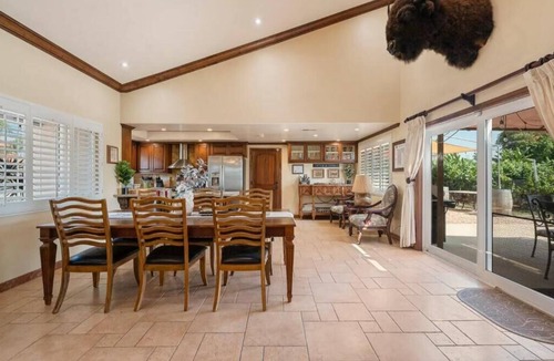 Los Serranos House | Lux Vineyard Retreat in 20,000 sqft lot near ONT
