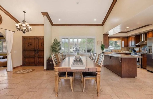 Los Serranos House | Lux Vineyard Retreat in 20,000 sqft lot near ONT