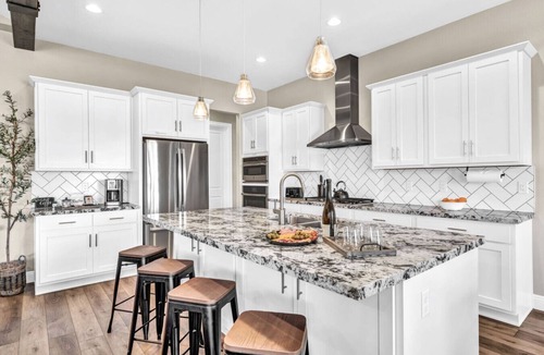 Carson City House | Luxe 1 Level Home Sum