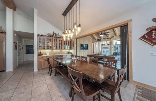 Granite Ridge Cabin | Luxe Family Villa w/Spa & Game Room