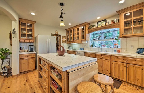 Lake Arrowhead House | Luxe Lake Arrowhead Home w/Deck, 3 Mi to Village!