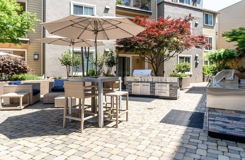 Walnut Creek Apartment | Luxe Walnut Creek 1BR w/ Gym, Pool & Spa, near FB & Google, by Blueground