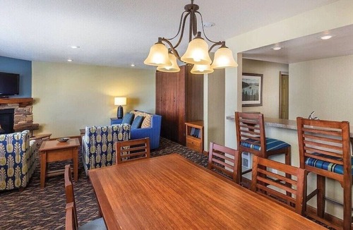 Tahoe Village Resort | Luxurious 2BR/2BA Suite Steps From Heavenly Mtn. Ski Lifts