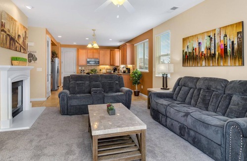 Reno House | Luxurious 4 Bedroom House