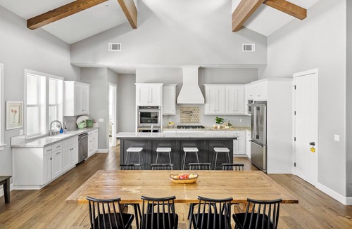 Atascadero House | Luxurious, Modern Farmhouse in Wine Country
