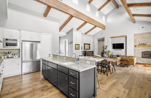 Atascadero House | Luxurious, Modern Farmhouse in Wine Country