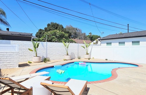 Glendora House | Luxurious Pool House in Glendora
