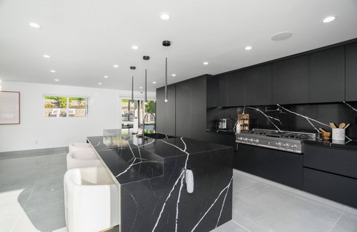 Woodland Hills House | Luxurious Villa in Woodland Hills