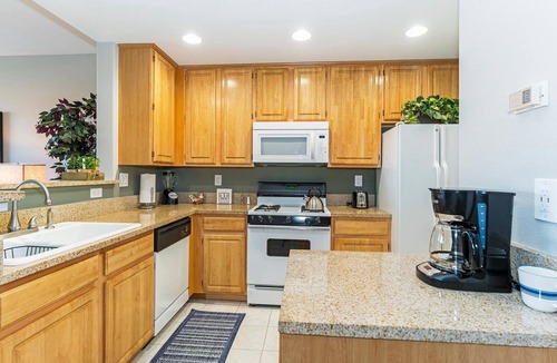 Reno/Tahoe Airport Condo | Luxury 1BR Condo – Resort Amenities & Mountain Views – 3-Month Minimum
