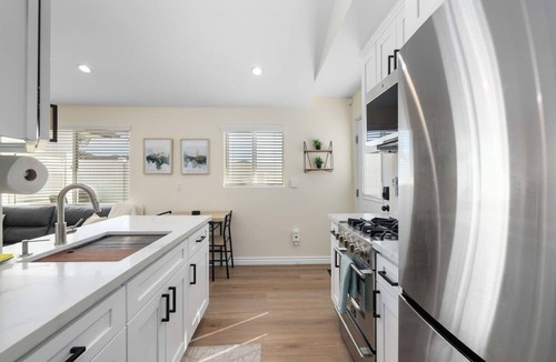Simi Valley Apartment | Luxury 1BR Suite Kitchen, Fireplace, Laundry, BBQ