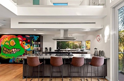 Hollywood Dell House | Luxury 3-Bedroom Estate, High-End Comfort & Style