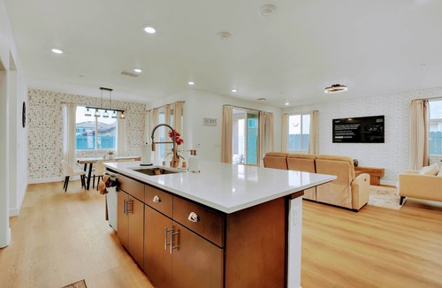 Lodi House | Luxury 5BR Lounge EV Ping Pong Yard BBQ