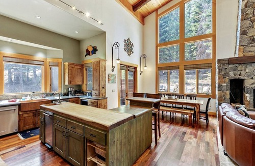 Truckee Cabin | Luxury Cabin with a Private Hot Tub in Tahoe Donner, California
