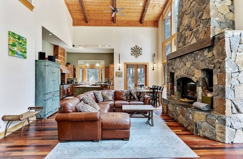 Truckee Cabin | Luxury Cabin with a Private Hot Tub in Tahoe Donner, California