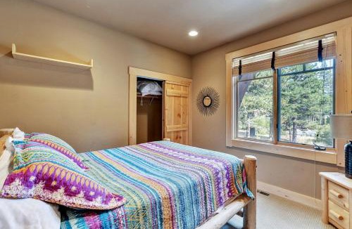 Truckee House | Luxury Cabin with a Private Hot Tub in Tahoe Donner, California