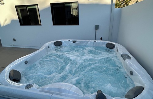 Park West Cottage | Luxury Casita with Top-Tier Jacuzzi