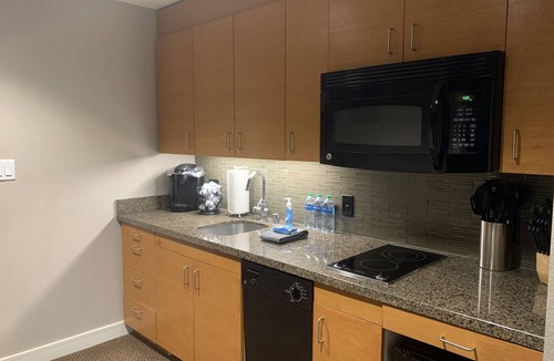 Mammoth Lakes Hotel | Luxury Condo at Mammoth Village - With Canyon Lodge Ski Locker