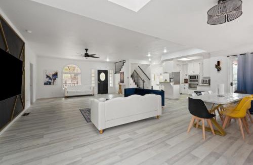 Coarsegold Villa | Luxury Family Villa Sleeps 20