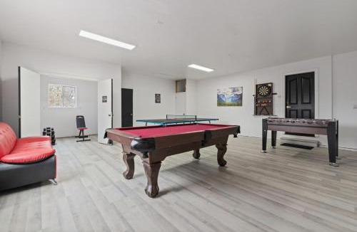 Coarsegold Villa | Luxury Family Villa Sleeps 20