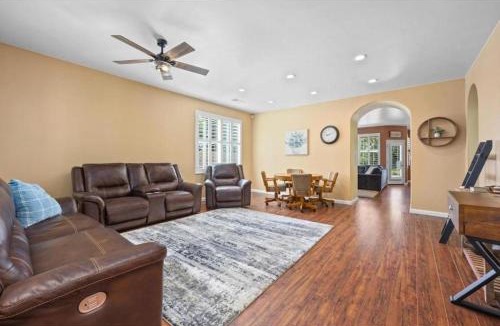 Eagle Ranch House | Luxury Gated Retreat Golf Course Views Sleeps 8