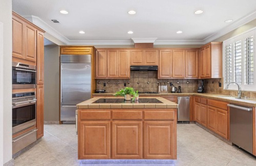 Riverbank House | Luxury Getaway, Yosemite, Central to Attractions