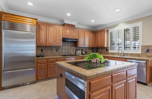 Riverbank House | Luxury Getaway, Yosemite, Central to Attractions