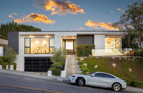 Woodbury House | Luxury Glendale Hillside Retreat w/Views, Spa & BBQ