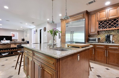 Granada Hills North House | Luxury HIGH ceiling. Large patio, beautiful VIEW. Best in Granada Hills, LA.