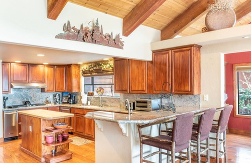 Incline Village Cabin | Luxury Incline Village Cabin w/Lake Views, Game Room, Firepit & Beach Access