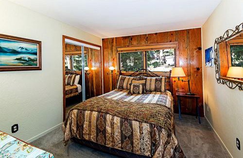 Incline Village House | Luxury Incline Village Cabin | Mountain Views & Sleeps 9