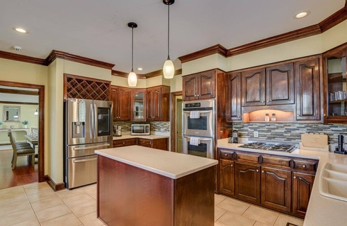 Evans House | Luxury Lakeside Escape with Private Pool, Kayaks and Billiards – Masters Retreat