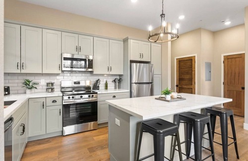 Midtown Apartment | Luxury Living Modern Midtown Ensuite Baths & Patio