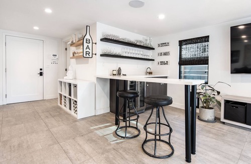Marina Peninsula House | Luxury Marina del Rey Beach House with Rooftop Fire Pit + Walk to Beach