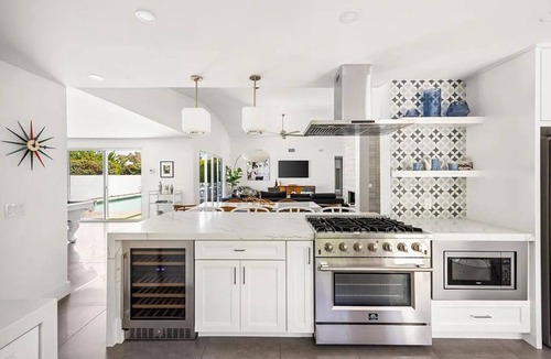 Twin Palms House | Luxury Mid-Mod in Twin Palms, Large Salt Water Pool & Spa, Pool Table, Location!