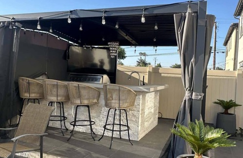Garden Grove House | Luxury Modern Retreat — Elegant Living Near Disneyland