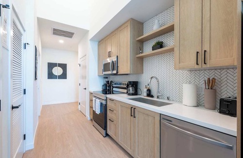 San Bernardino County Apartment | Luxury Montclair Studio｜Pool & Spa｜Secure & Stylish