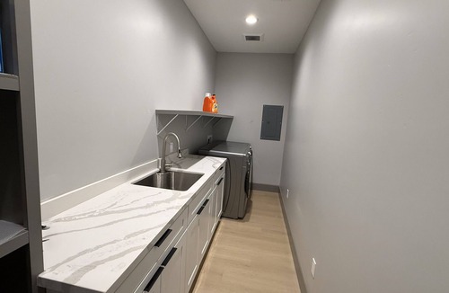 Pla-Vada Woodlands House | Luxury Mountain Retreat Near Donner Pass -brand new property sleeps 12