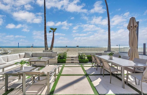 Santa Ana Heights House | Luxury Newport Beach House with Rooftop Sunset Deck Hot Tub and Game Room