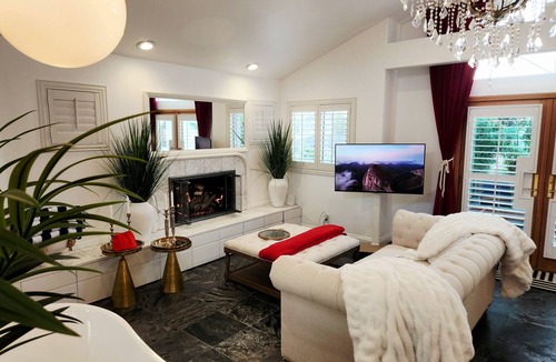 Hermosa Beach House | Luxury Ocean View Townhouse with Rooftop Deck & Jacuzzi