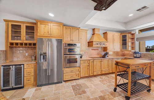 Enterprise House | Luxury one level villa on 1/2 acre 12 min from The Strip