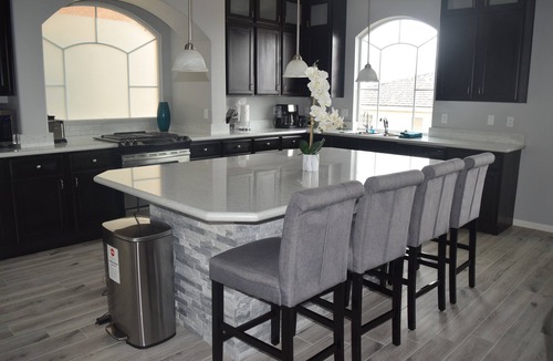 Enterprise House | Luxury Posh Home 7 mins to Strip-Sleeps 12+