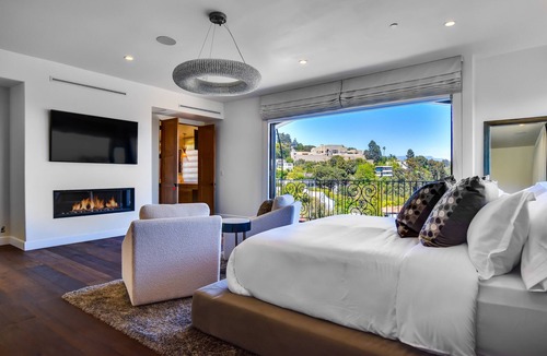 Los Feliz Villa | Luxury Resort Style Hollywood Hills Villa