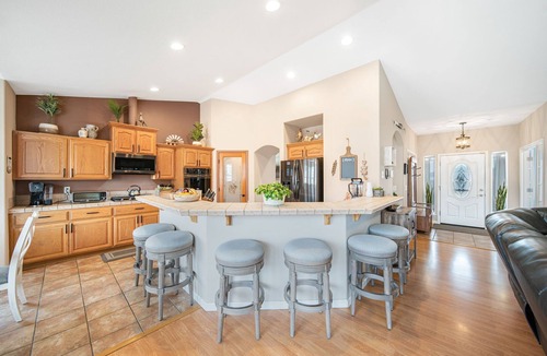 Mira Loma House | Luxury Retreat near golf, fishing, raceway, UTV great for Large Families,Dogs OK