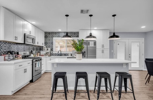 Santa Susana House | Luxury Simi Valley Single Story Insurance approve 4 bedroom home Fast Wifi