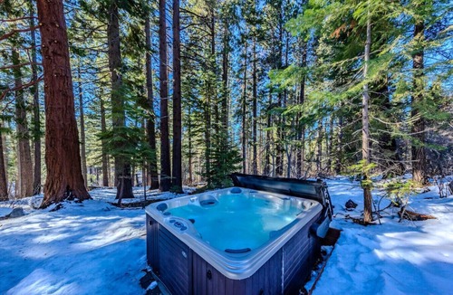 South Lake Tahoe House | Luxury Slopeside Ski Haus | Hot Tub + Sauna | 12P