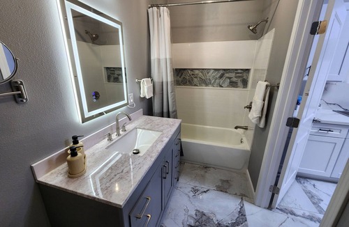 Mojave Desert House | Luxury Studio by Death Valley NP, Full Kitchen, Amenities