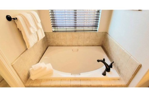 Roosevelt House | Luxury Upgraded Home